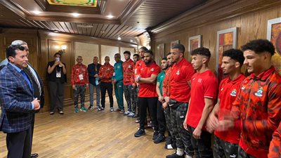 وزير الرياضة يلتقي المنتخب المغربي المُشارك ببطولة إفريقيا للمصارعة في برج العرب