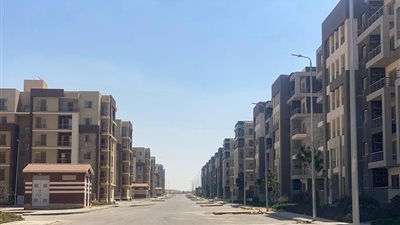 وزير الإسكان يتابع المشروعات الجاري تنفيذها بالمدن الجديدة.. وتكليفات بدفع معدلات العمل 