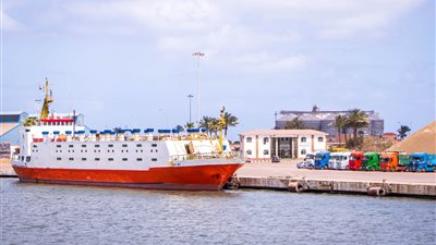 ميناء دمياط يستقبل سفينة قمح جديدة قادمة من روسيا