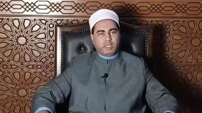 ما حكم إرسال صور الطعام والشراب للصائم ليتحسر؟ داعية إسلامي يجيب