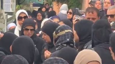 تشييع جنازة مهندسة شابة لحقت بوالدها بعد أيام من وفاته في بورسعيد | بث مباشر