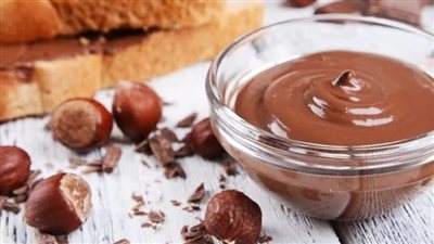 طريقة عمل النوتيلا في البيت بالكاكاو بدون بندق.. وصفة اقتصادية سهلة
