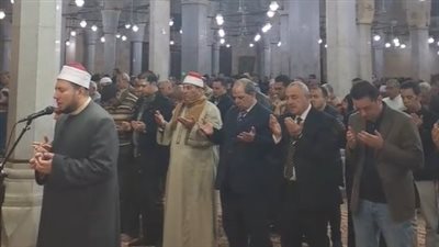 آلاف المصلين يؤدون صلاة التراويح بمختلف مساجد الجمهورية | بث مباشر 