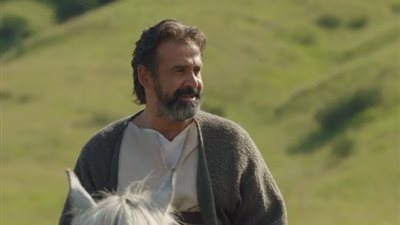 مسلسل الحشاشين الحلقة السابعة.. كريم عبد العزيز يؤثر في حارس السجن ويخرج لنشر دعوته