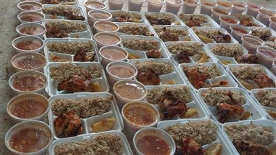 بنخدم لوجه الله ونتمنى يكون طول العام.. قصة 10 سيدات يصنعن الفطار والسحور لخدمة الصائمين بالقليوبية