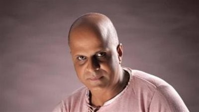 كان بيأكل الحمام ووقع.. تشييع جثمان الفنان ياسر الشرقاوي من مسقط رأسه بالإسكندرية | بث مباشر