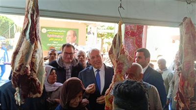 بتخفيضات 50%.. الزراعة: إقبال كبير من المواطنين على معرض الوزارة للسلع الغذائية | صور