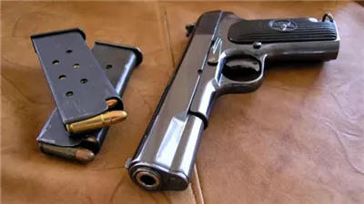 إلغاء ترخيص محل سلاح شهير صاحبه أطلق الرصاص بمحيط سفارة بالعجوزة