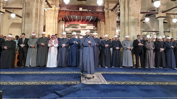 صلاة العشاء من الجامع