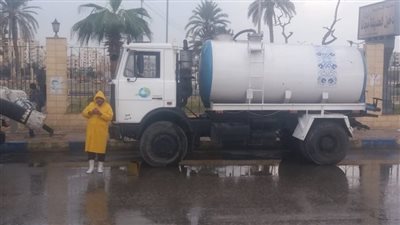 استمرار حالة الطوارئ ومتابعة جميع محطات مياه الشرب والصرف الصحي في محافظات القناة