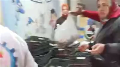 طن كامل.. جمعية خيرية بالبحيرة توزع أسماك البلطي على الأسر المستحقة| بث مباشر 