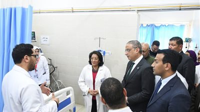 محافظ الفيوم يفتتح عددا من الأقسام والوحدات الطبية بمستشفى أبشواى المركزي