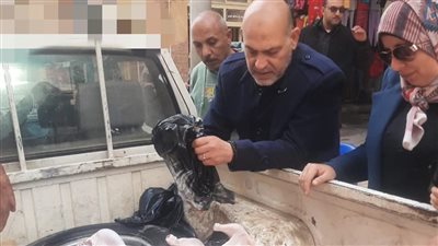 غش في رمضان.. ضبط نصف طن دواجن محقونة مياه بمحل طيور بالمنوفية| صور 