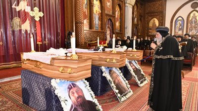 3 صلوات مع الزغاريد والزفة والحزن يكسو وجه البابا.. مشاهد مؤثرة لـ جنازة الرهبان شهداء جنوب إفريقيا