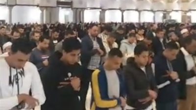 بقلوب خاشعة.. آلاف المصلين يؤدون صلاة التراويح في تاسع أيام رمضان | بث مباشر