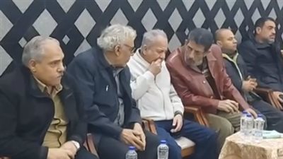 بوجود حسن العدل ومحمد محمود.. أبرز الحضور بعزاء الفنان فاروق عطية | بث مباشر 