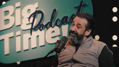 كريم عبد العزيز: أول حاجة بتلفت نظري في الست ضوافرها.. وأنا راجل شرقي مبسمحش لبنتي تتأخر بعد 11