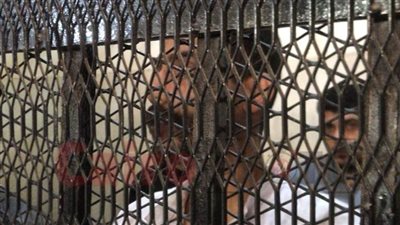 أول ظهور للمدرس المتهم بقتل طالب الدقهلية بمحكمة جنايات المنصورة| صور