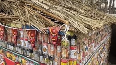 عودتنا حتمية.. فلسطينيون يصنعون خيمة من علب المساعدات الفارغة 