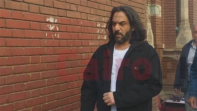 سبب غياب بهاء سلطان عن حضور عزاء والد زوجته في مسجد الشرطة