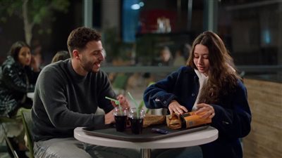 لينا صوفيا تحصل على مفاجأة سعيدة في الحلقة العاشرة من كامل العدد +1