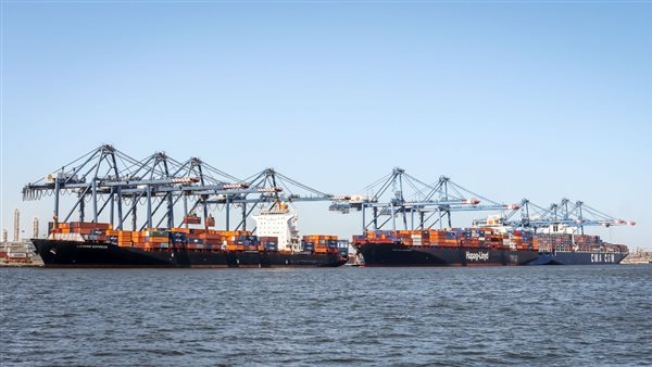 ميناء دمياط