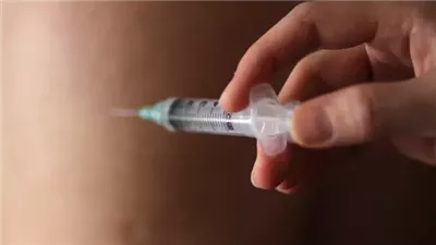 علماء بريطانيون يطورون أول لقاح لسرطان الرئة في العالم