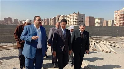 تعلية طابقين بالمبنى الرئيسي لكلية حقوق بنها 