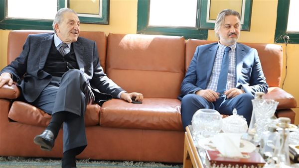 قنصل اليونان يزور