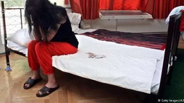 اتهام ضابط بمعاشرة