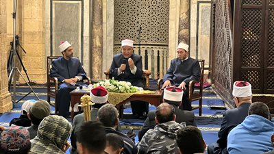 عقب صلاة التراويح.. ملتقى الأزهر للقضايا الإسلامية يبين أخلاق الصحابة في التعامل مع الأزمات