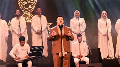 لأجل النبي.. ليلة روحانية في عالم الإنشاد الديني بصوت أحمد العمري على مسرح أوبرا جامعة مصر للعلوم والتكنولوجيا