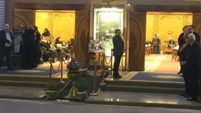 بدء عزاء والدة رانيا فريد شوقي في مسجد الشرطة بأكتوبر | بث مباشر