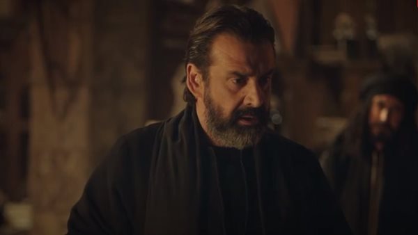 كريم عبد العزيز من