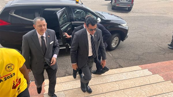 وصول وزير الرياضة