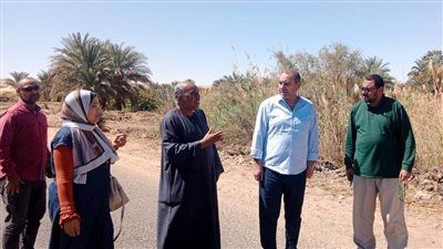 محافظ أسوان يوجه بوضع حلول عاجلة للقضاء على مشكلة المياه الجوفية بقرية بنبان
