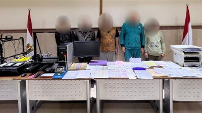 القبض على تشكيل عصابي تخصص في تزوير المستندات والمحررات الرسمية 