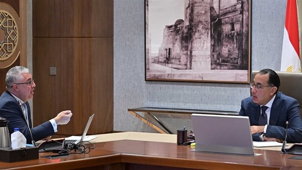 رئيس اقتصادية قناة