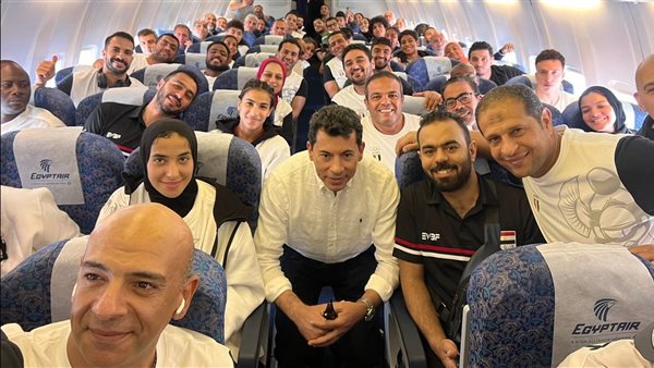 أشرف صبحي رفقة البعثة