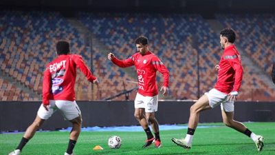 حسام حسن يدفع بـ حمدي فتحي مدافعا في تشكيلة منتخب مصر أمام كاب فيردي 