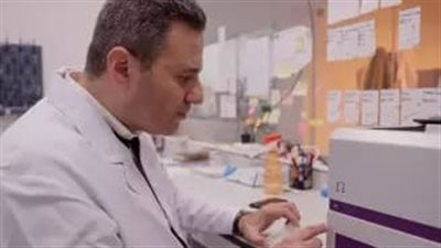 نجح في اكتشاف الكيماويات الزراعية.. فوز باحث مصري بجائزة اليونسكو للبحث في علوم الحياة لعام 2023