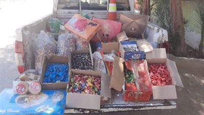 قبل انطلاق العام الدراسي الجديد.. ضبط 7 أطنان من اللانشون والأدوية والمكملات الغذائية منتهية الصلاحية ببلبيس