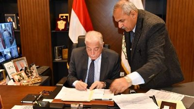 محافظ جنوب سيناء يصدق على 968 تصالحا بمخالفات البناء لأهالي رأس سدر 