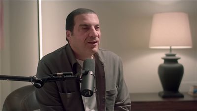 عمرو خالد يوضح أقوى طريقة ربانية تضمن لك رضاك عن نفسك وحياتك