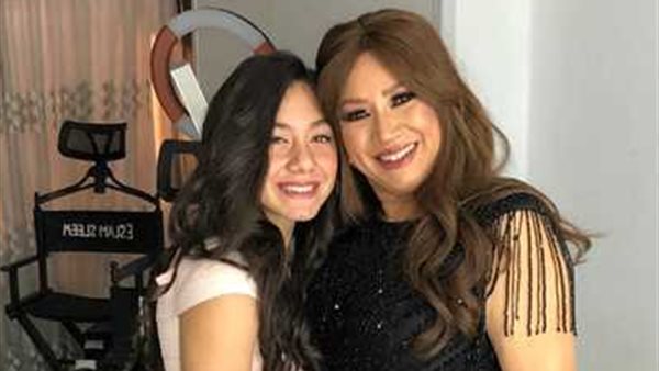 انتصار وابنتها