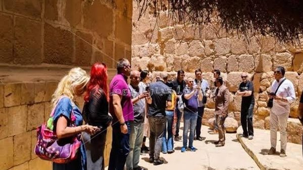أرشيفية.. زيارة السياح