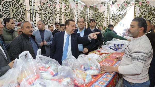 محافظ المنوفية داخل