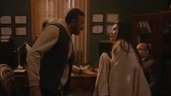 أحمد العوضي يصفع