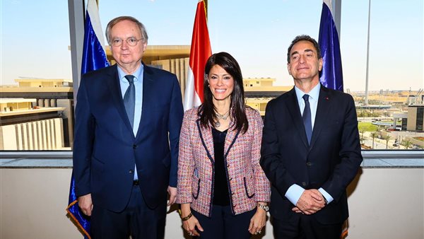 جانب من توقيع الاتفاقية