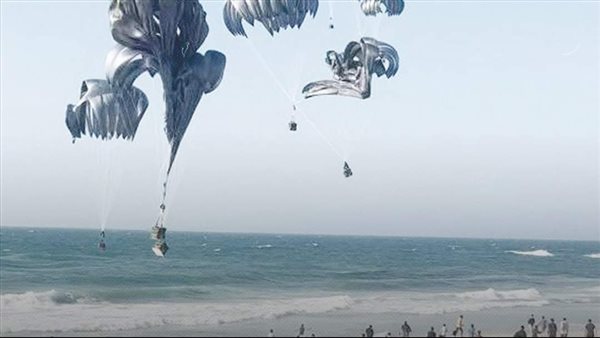 إنزال مساعدات في